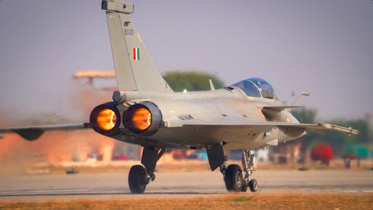 Watch this Indian Air Force jet launch like a rocket