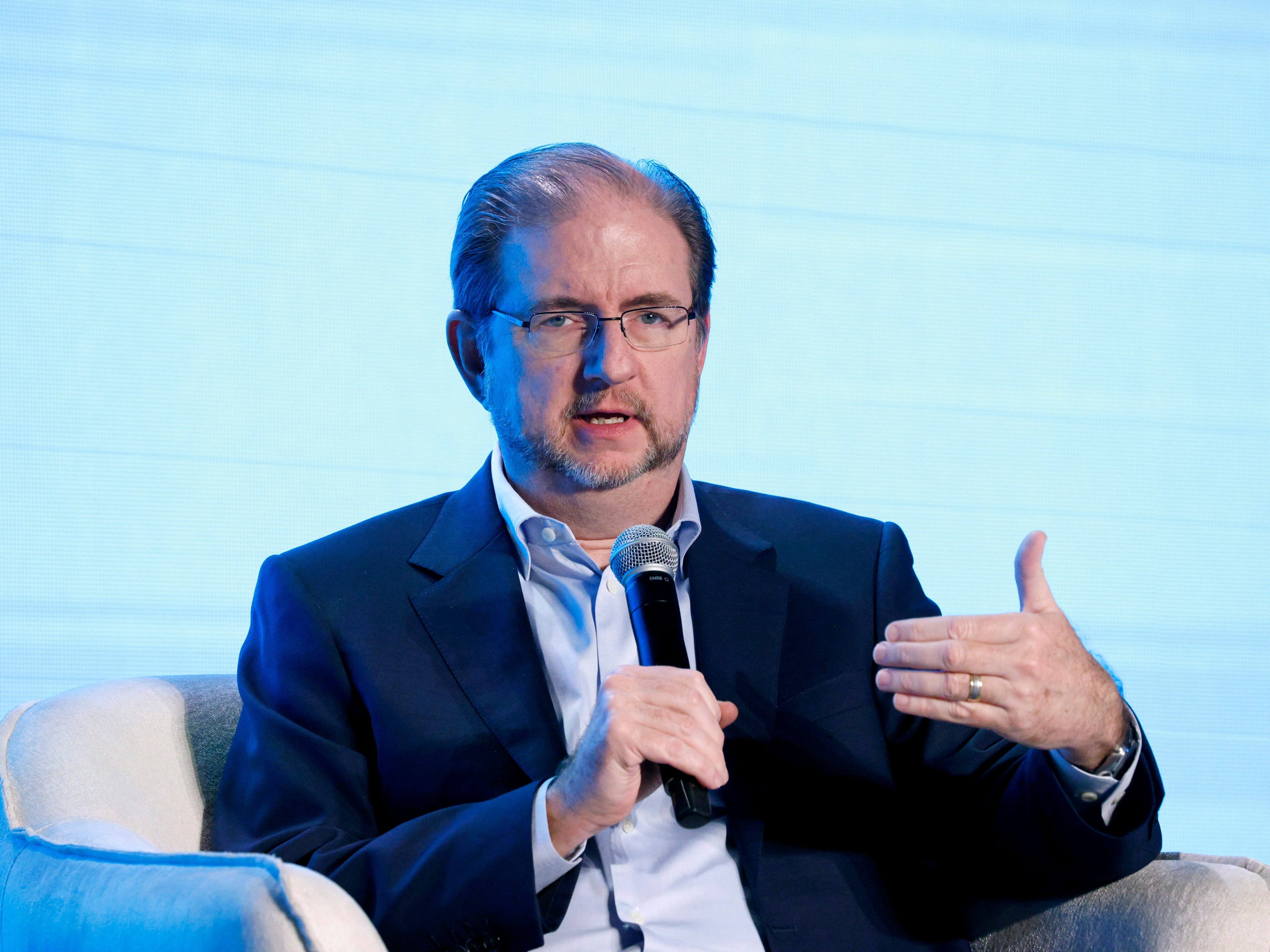 PwC's AI chief says the tech is 'overwhelming everyone' but companies ...