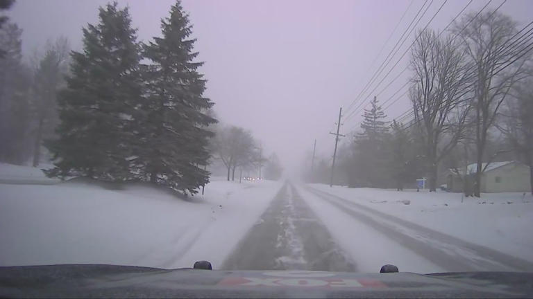 Live metro Detroit road conditions as snow arrives Tuesday