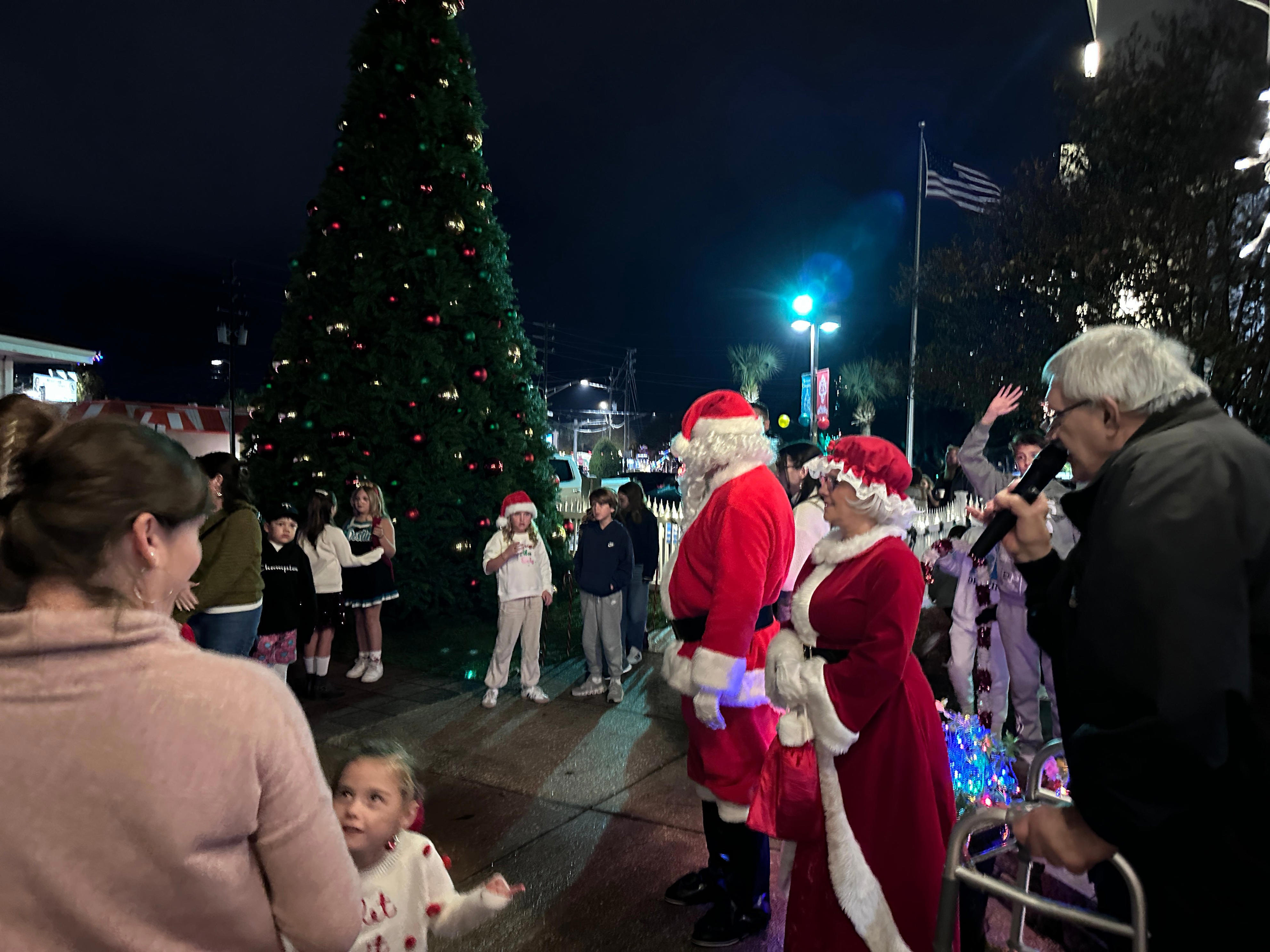 Destin community comes out for annual tree lighting festivities