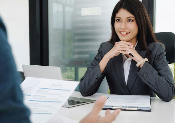 “My Jaw Must Have Dropped”: 41 Absolute Mental Questions Job Candidates Decided To Ask Recruiters