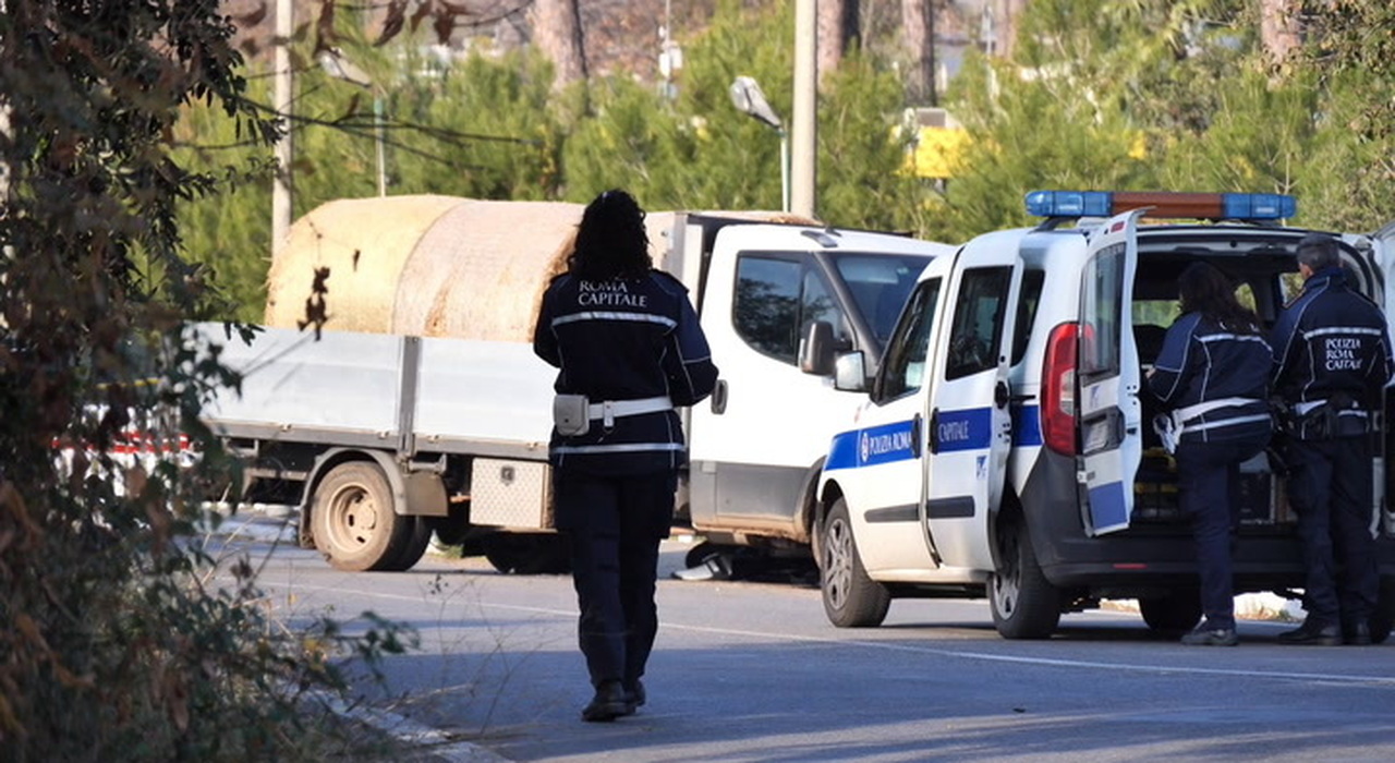 Roma, incidente tra furgone e moto: muore un 58enne