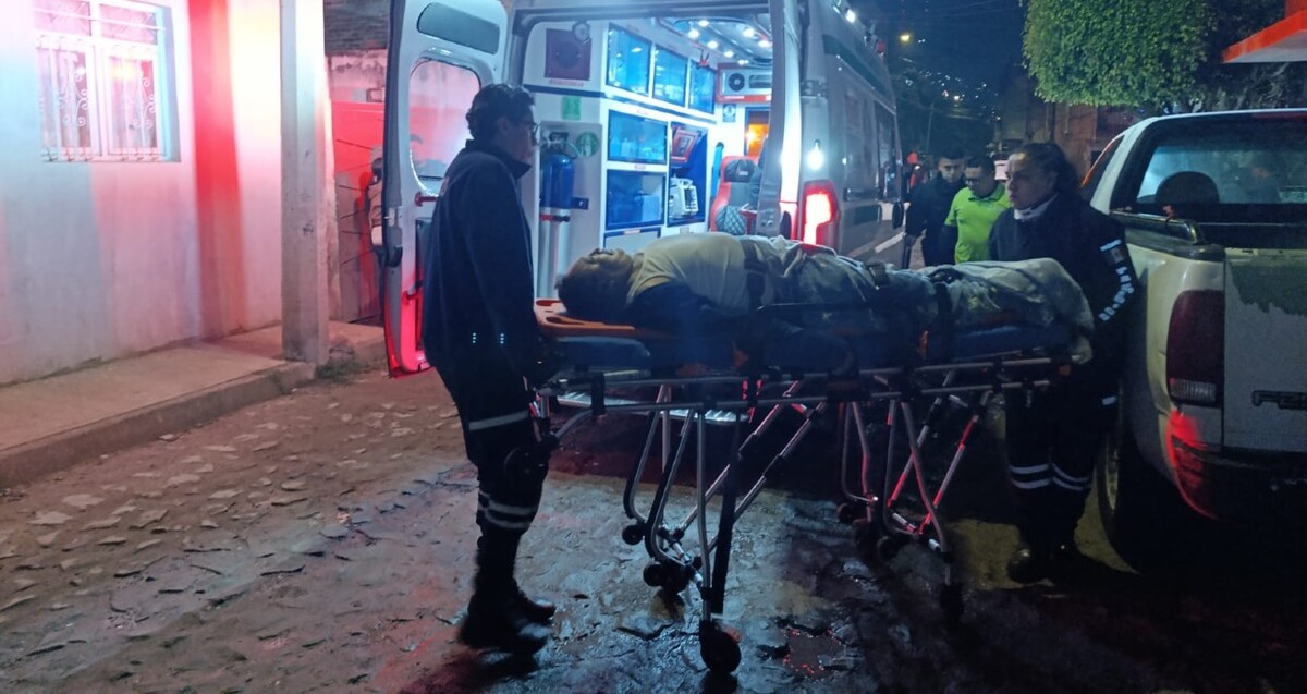 Hombre de 61 años cae 4 metros desde el balcón de su casa mientras ...