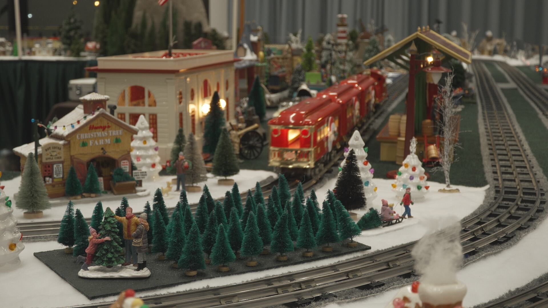 Holiday train exhibit returns to Eau Claire library
