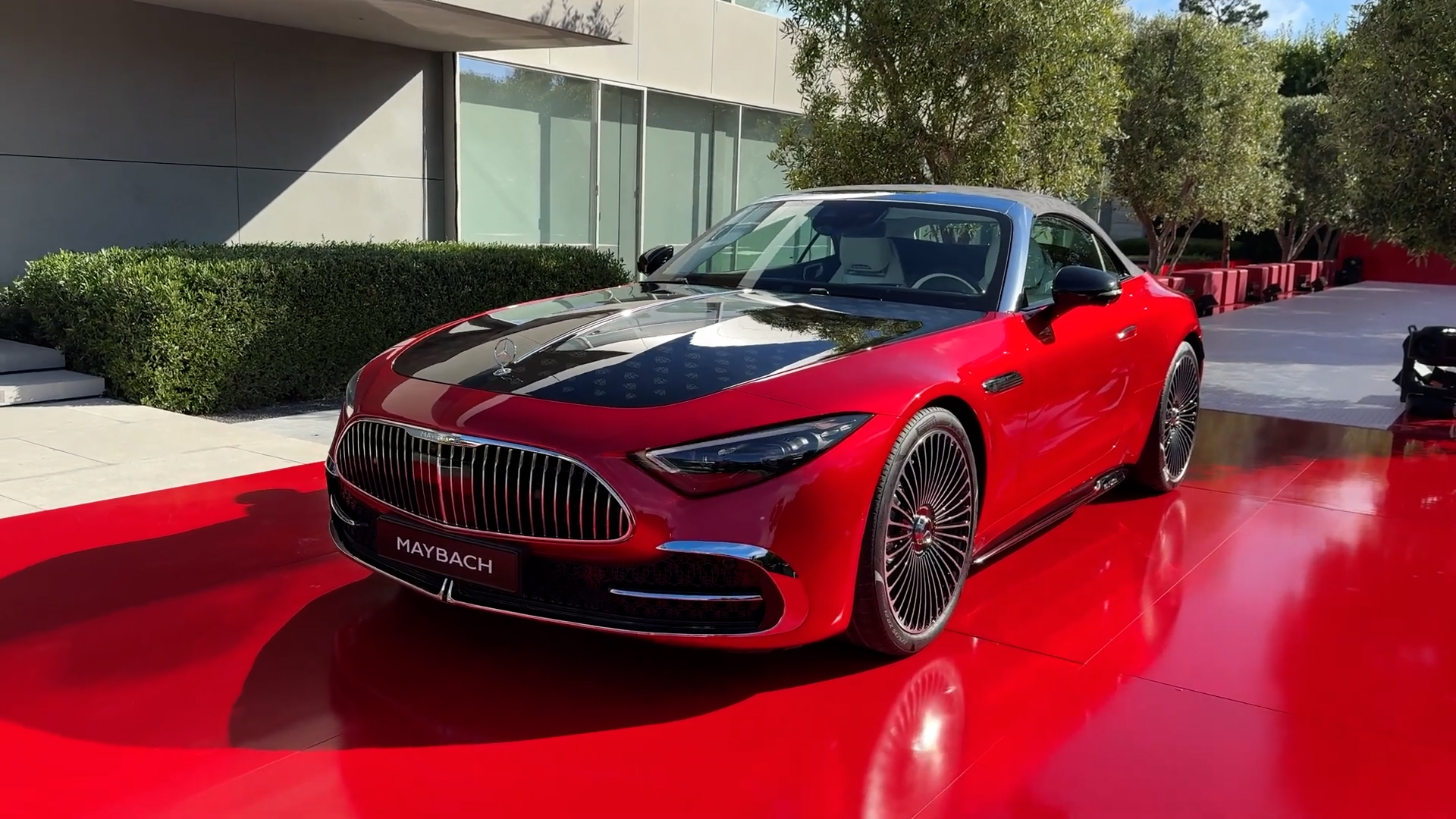 How luxurious is the Maybach SL 680?