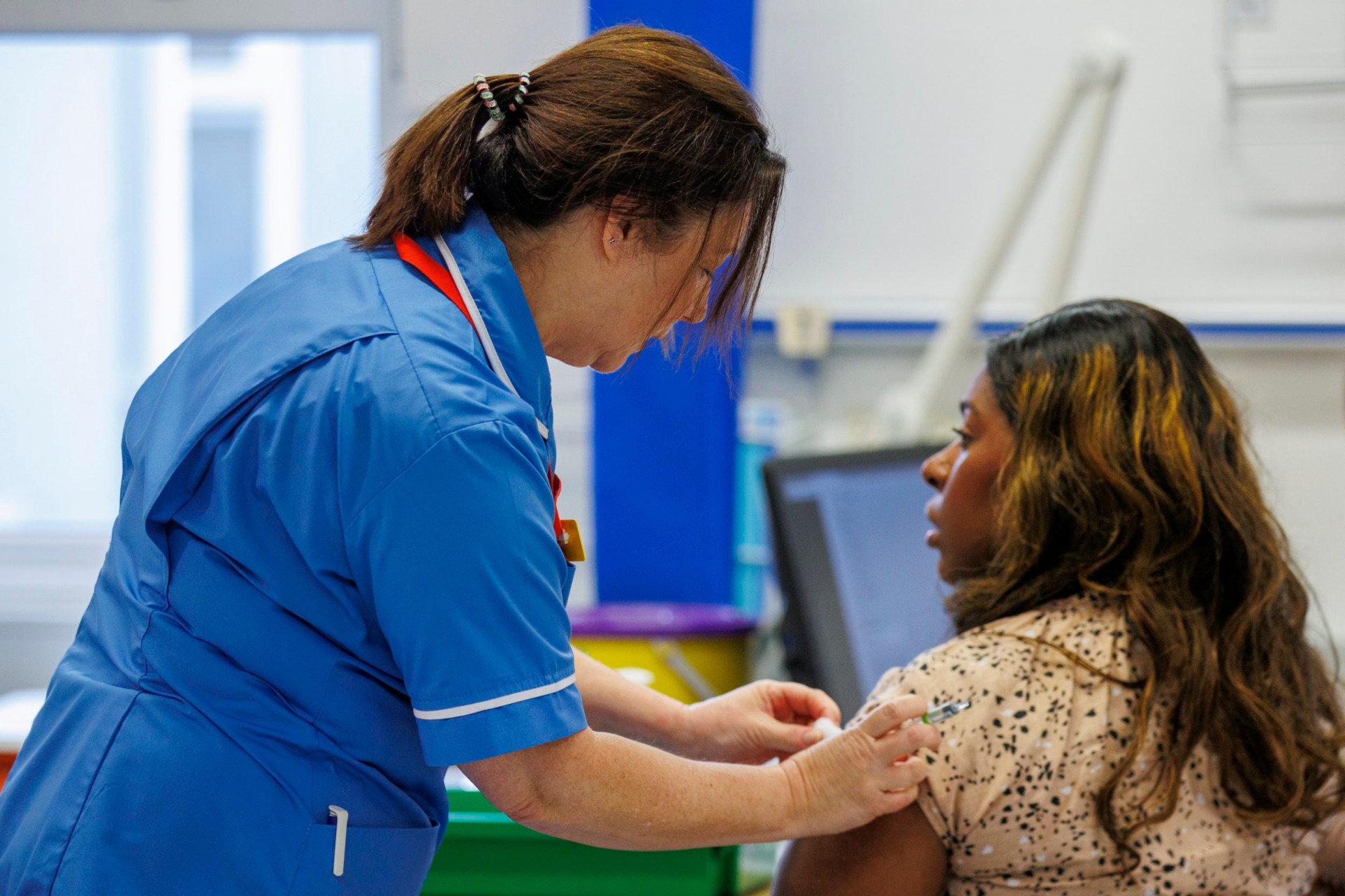 London struggle to find flu jab amid NHS vaccine plea