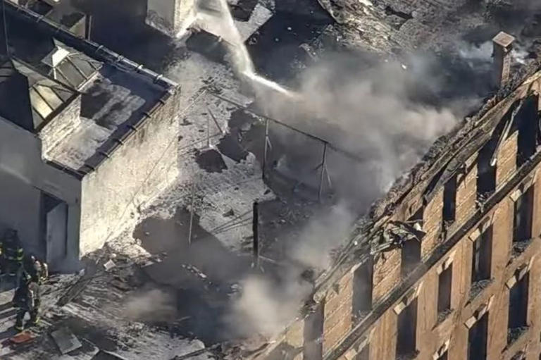 Panic as huge fire rages in New York as Manhattan apartment block goes up  in flames