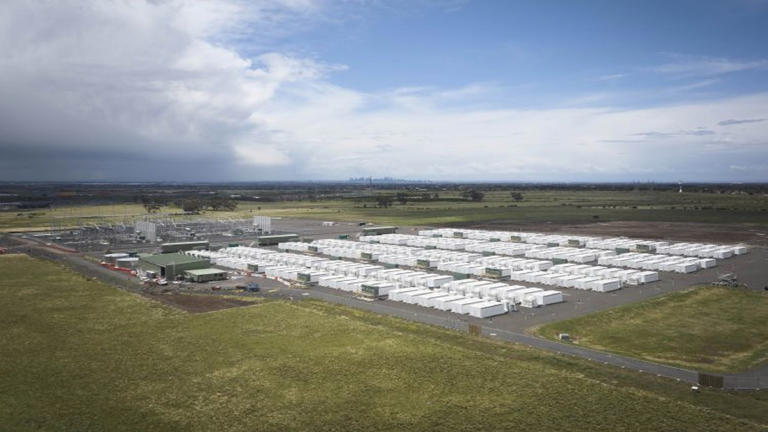 Australia activates 1.6 GWh energy storage facility with 444 Tesla ...
