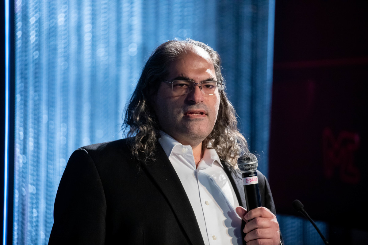 Ripple executive says XRP should study Solana to stay competitive