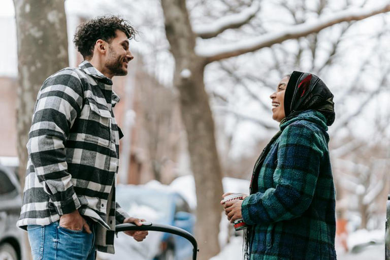 8 signs he likes you but wants you to make the first move
