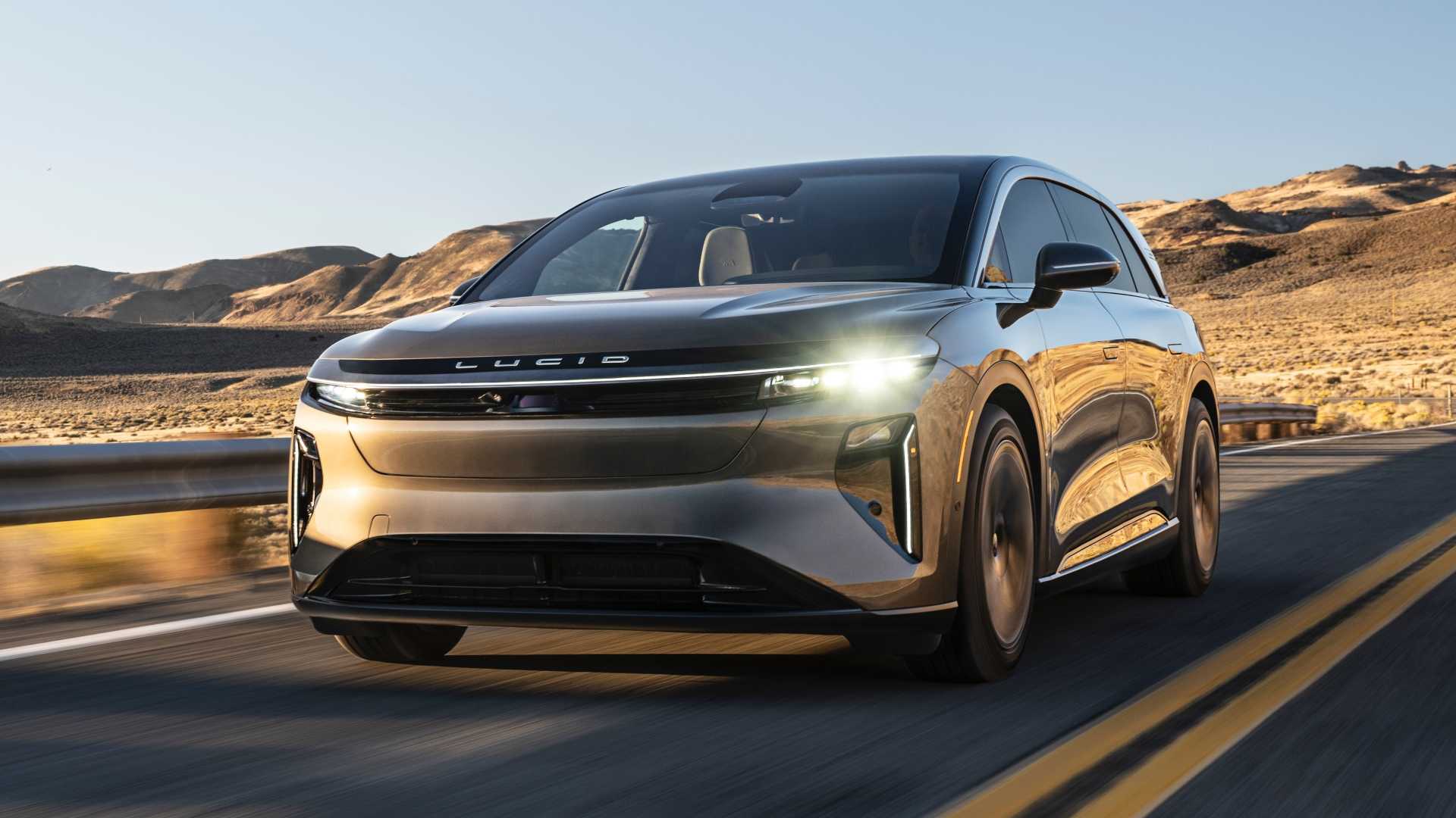 2026 Lucid Gravity Touring Exterior 10