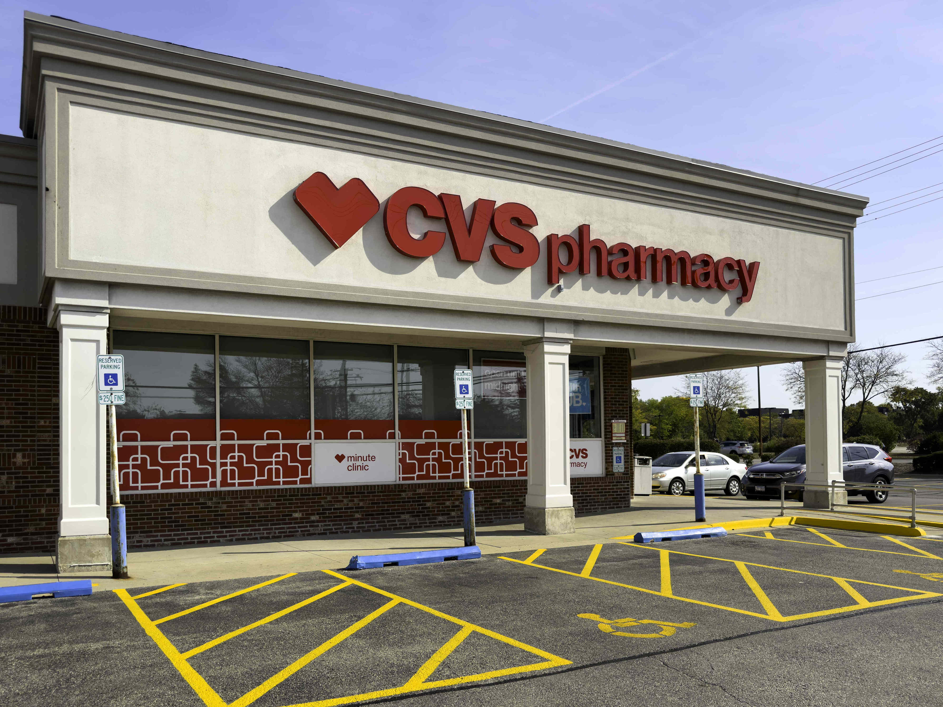 CVS Health hikes its outlook, and says it plans to roll out AI platform