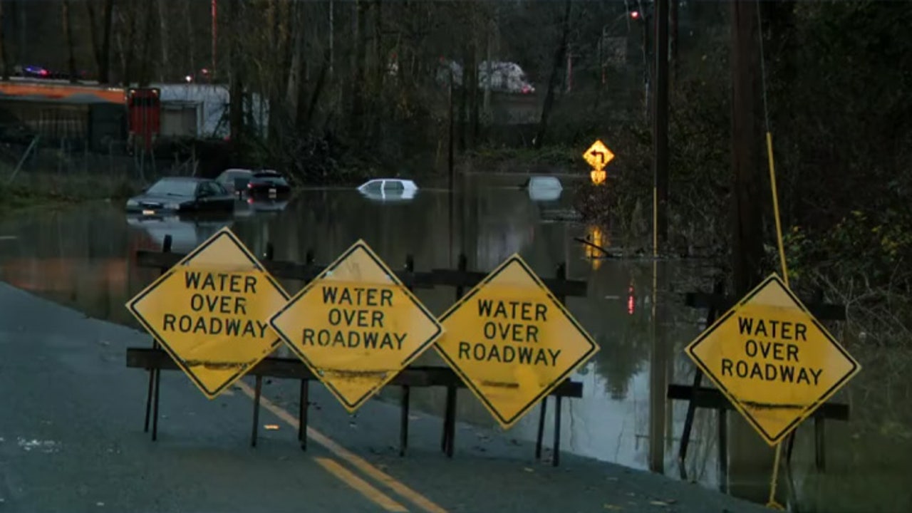 Live updates: Mudslides, flooding, road closures across western Washington