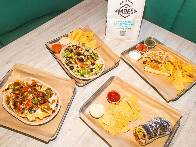 This fast food chain is bringing back original menu items—and prices ...