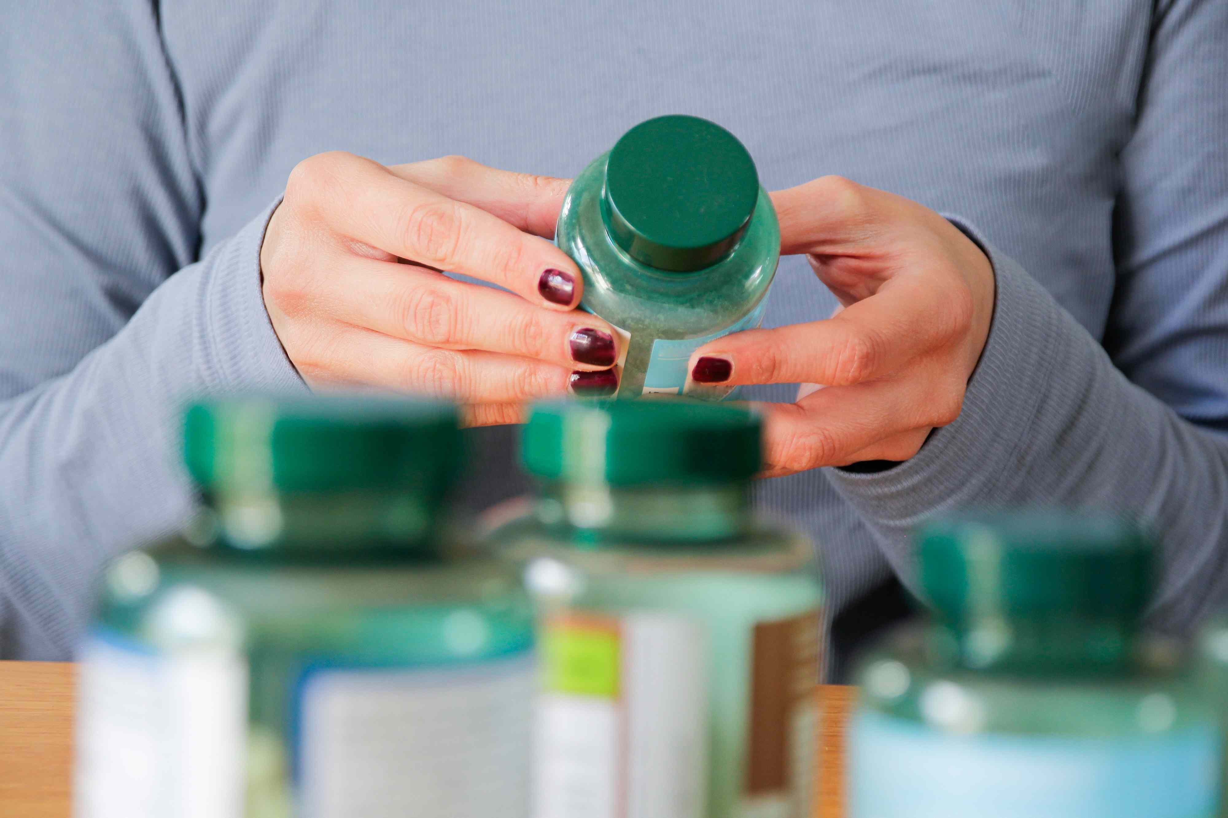 What happens to your body when you have a vitamin B12 deficiency