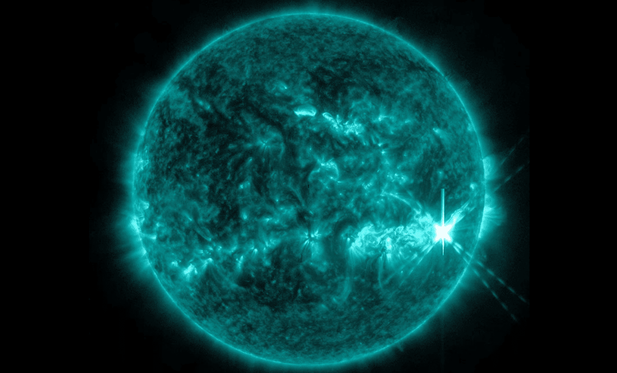 Massive solar flare hits Earth: NASA warns of potential disruptions