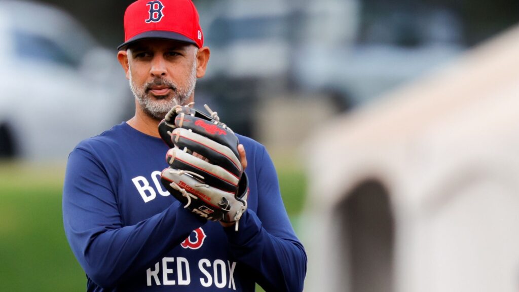 Red Sox manager Alex Cora heaps praise on Sonny Gray’s leadership