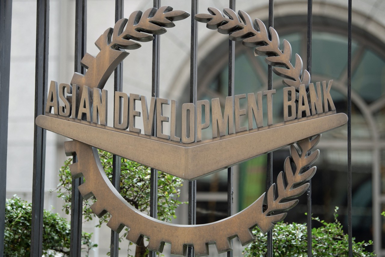 Asia shows economic resilience in year of tariffs, but growth set to slow, ADB says