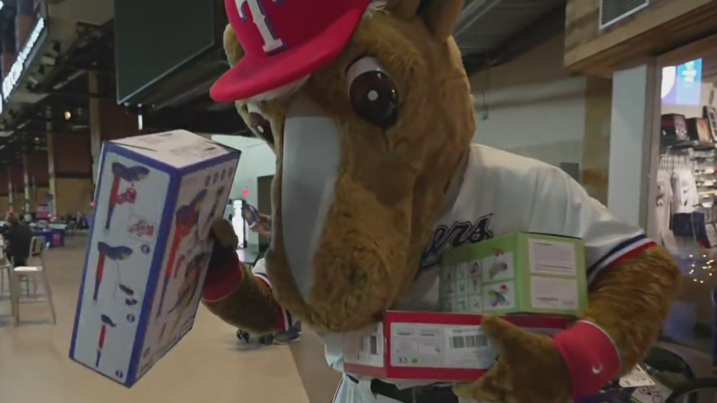 Texas Rangers toy drive collects over 1,000 toys for Mission Arlington ...