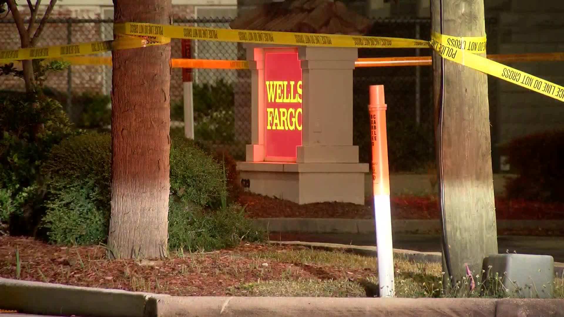 Clearwater police investigate robbery at Wells Fargo bank