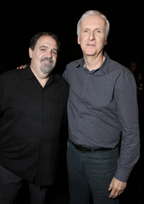 영화 아바타 시리즈 프로듀서 고 존 랜도 사진