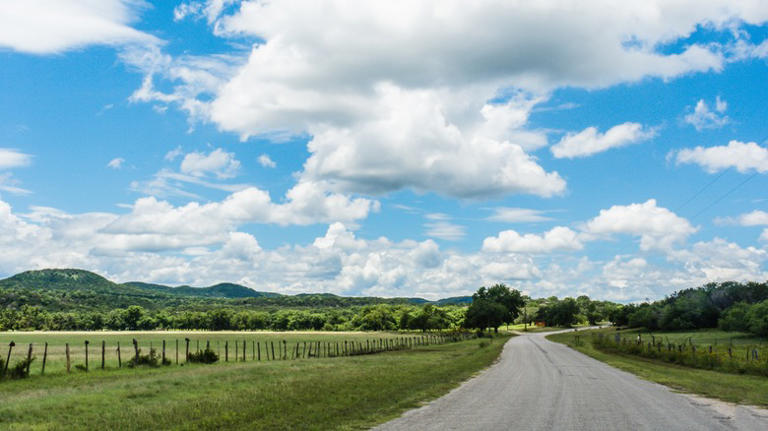 A crossroads town called 'The Garden of Texas' is a gateway to Hill ...