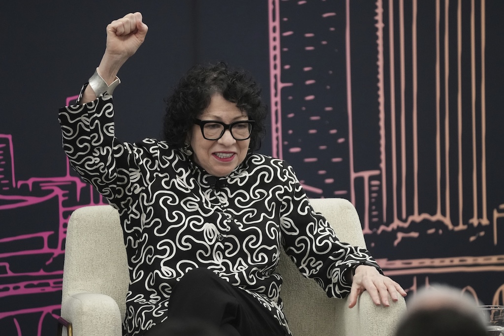 Sotomayor alludes to Musk’s Trump administration job when discussing ...