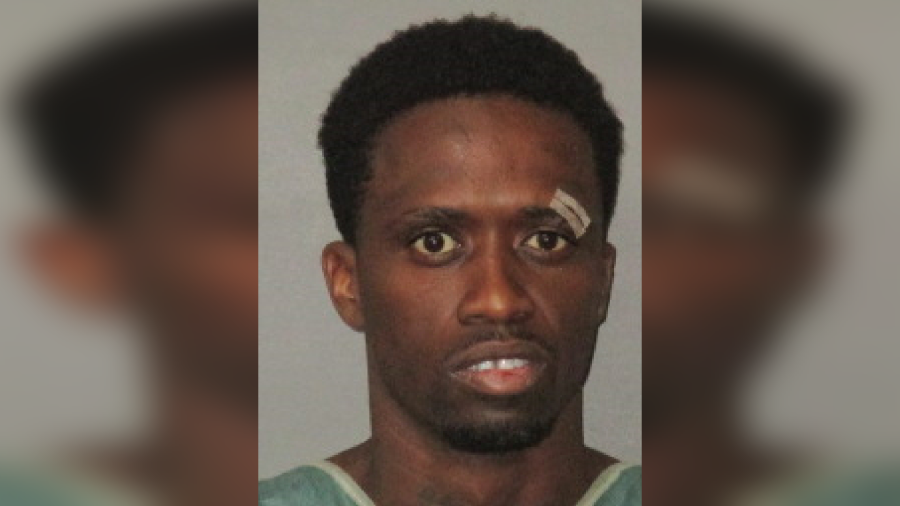 Baton Rouge man who stabbed woman to death live on social media ...
