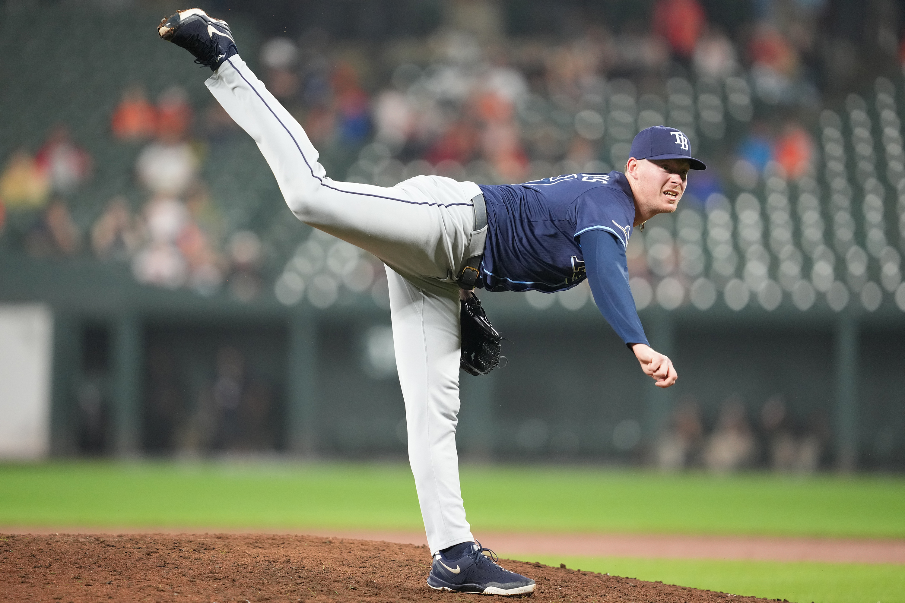 Blue Jays interested in stealing $43 million closer from division rival