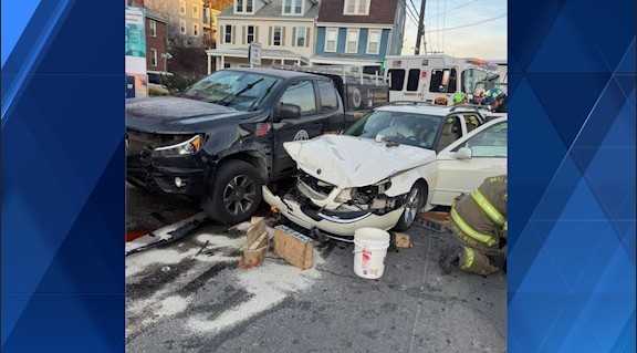 1 injured after crash along busy intersection in Allegheny County