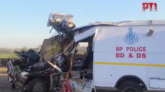 4 bomb squad personnel killed, one injured after vehicle rams into ...