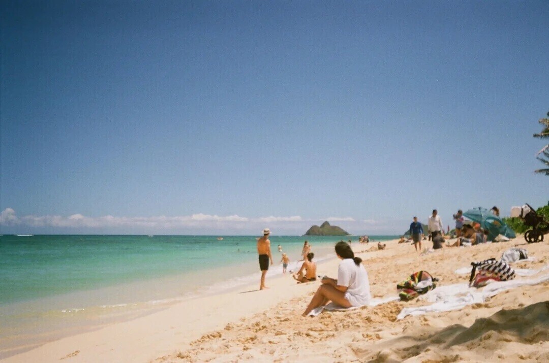 20 candid shots of life seen through a 35mm lens