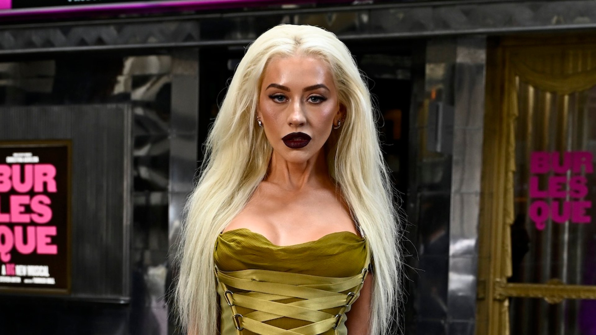 Rihanna - Sledgehammer Music Video inspired Makeup Tutorial (Star Trek  Beyond) | Emanuele C. Video | Beautylish, image size:1920x1080