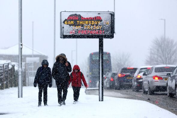 UK snow maps show blizzards hitting as far south as London with -4C freeze