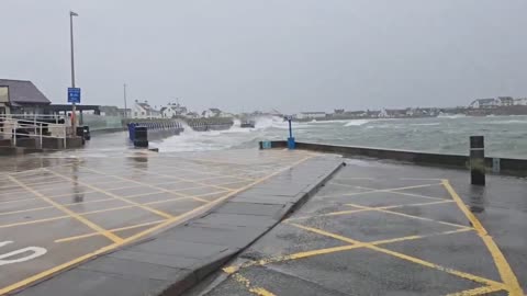 UK: Storm Bram triggers amber and yellow warnings for wind and rain