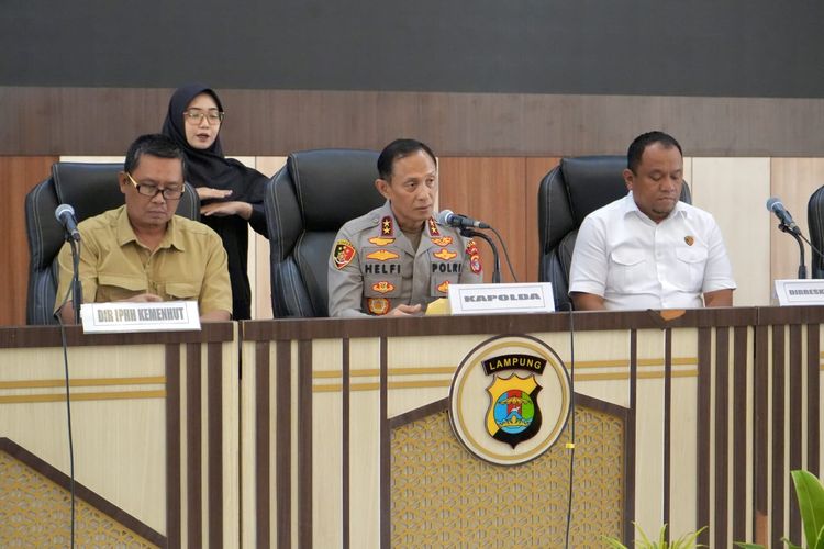 Hasil penyelidikan Polda Lampung, kayu di Pesisir Barat bukan hanyut