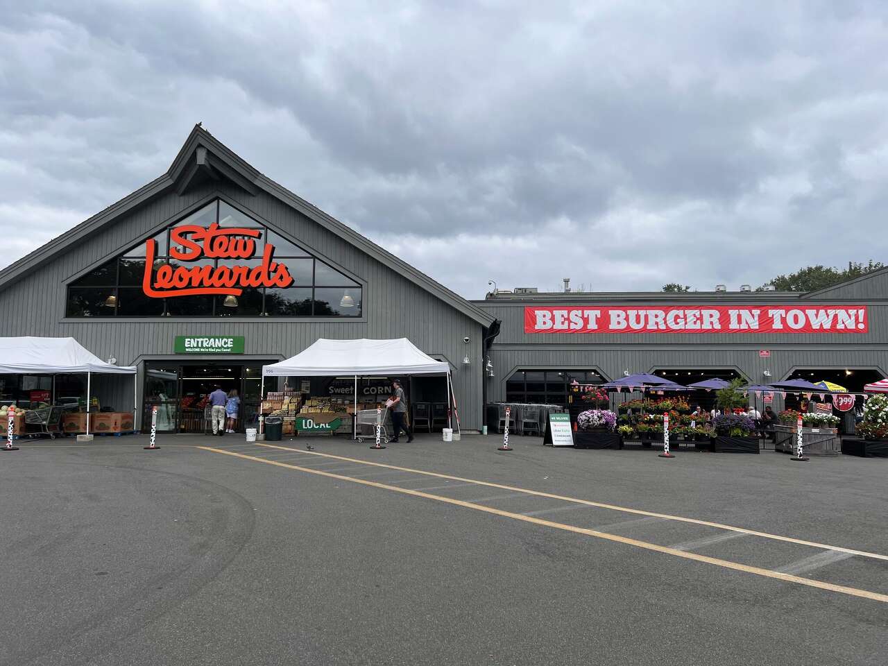 Milford officials make push to land Stew Leonard's store as Orange deal ...