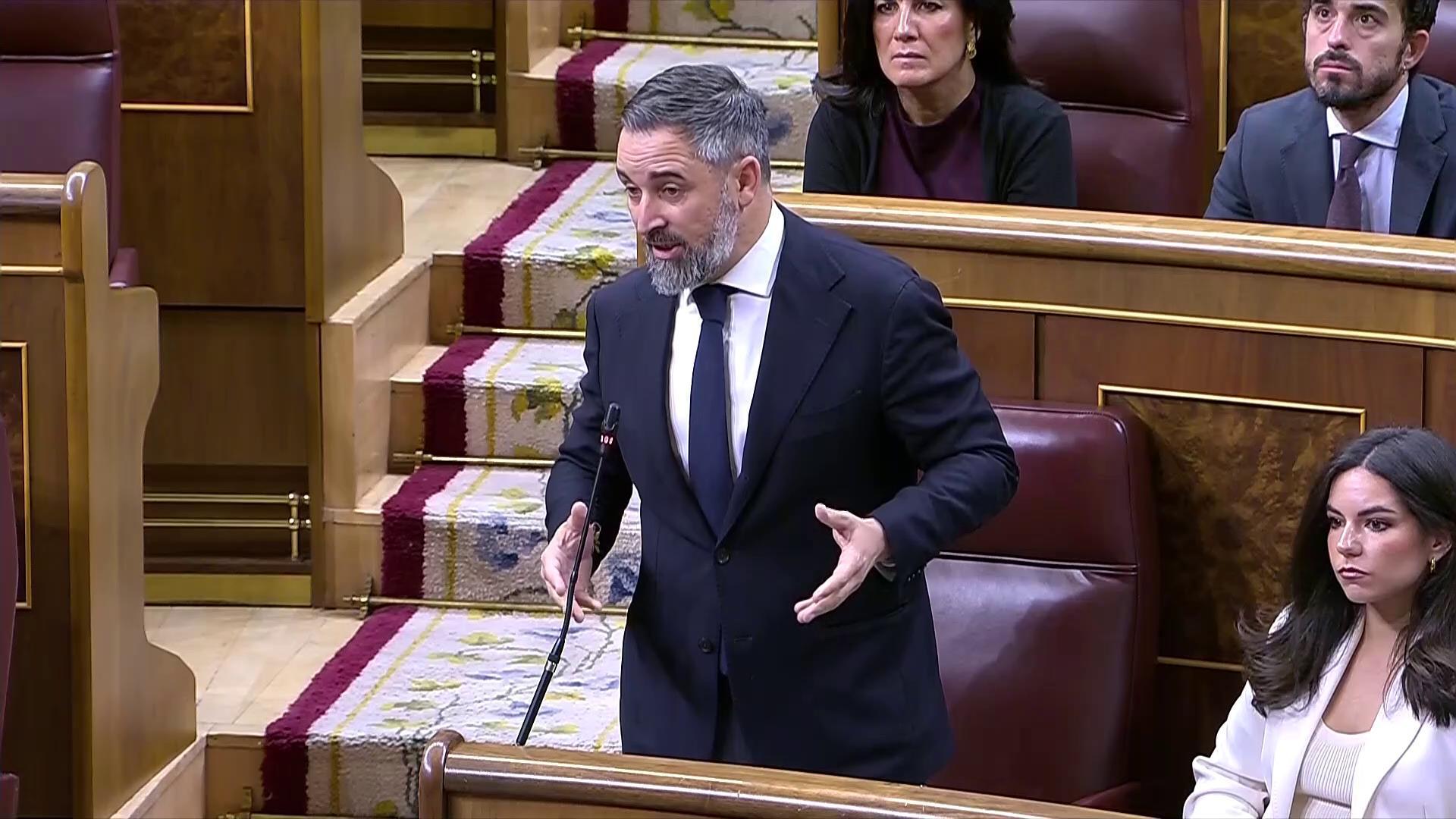 Abascal dice que Sánchez genera más tramas que Netflix y que usa ...