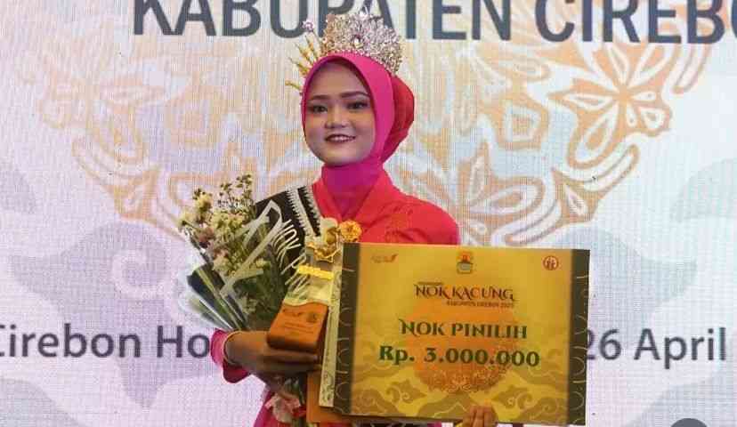 Toga Ayah: Putri Penjual Cuanki yang Menembus Duta Jawa Barat