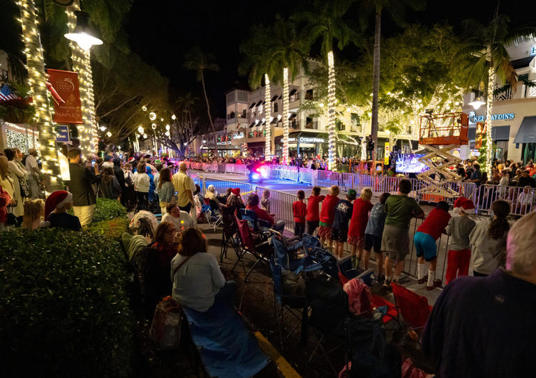Naples Christmas Parade 2025 lights up downtown as thousands attend