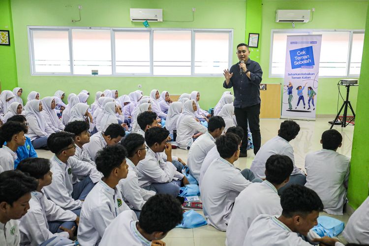 Teori Pengetahuan dan Esai Terluas: Dua Pilar Pendidikan yang Membentuk Pemikir Mandiri