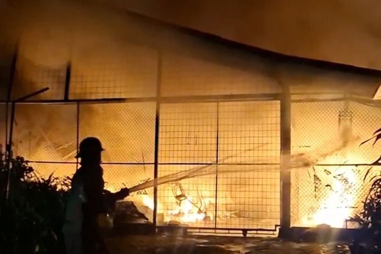 Kebakaran Gudang Mobil Golf di Bogor Diduga Akibat Korsleting Pengisian Daya