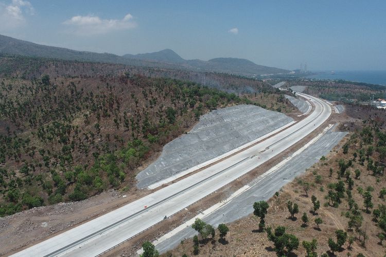 Jalan Tol Probolinggo-Banyuwangi Siap Beroperasi Saat Nataru, Ini Progres Terbarunya