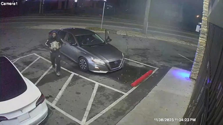 Suspects wanted after man shot during struggle over gun at Atlanta ...
