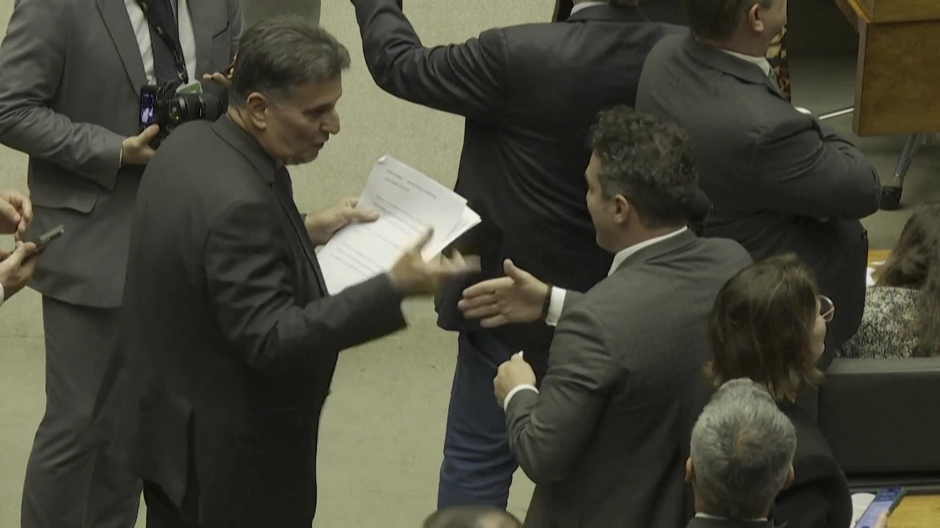 Brasil abre la puerta a reducir la pena de Bolsonaro: lo que se sabe ...
