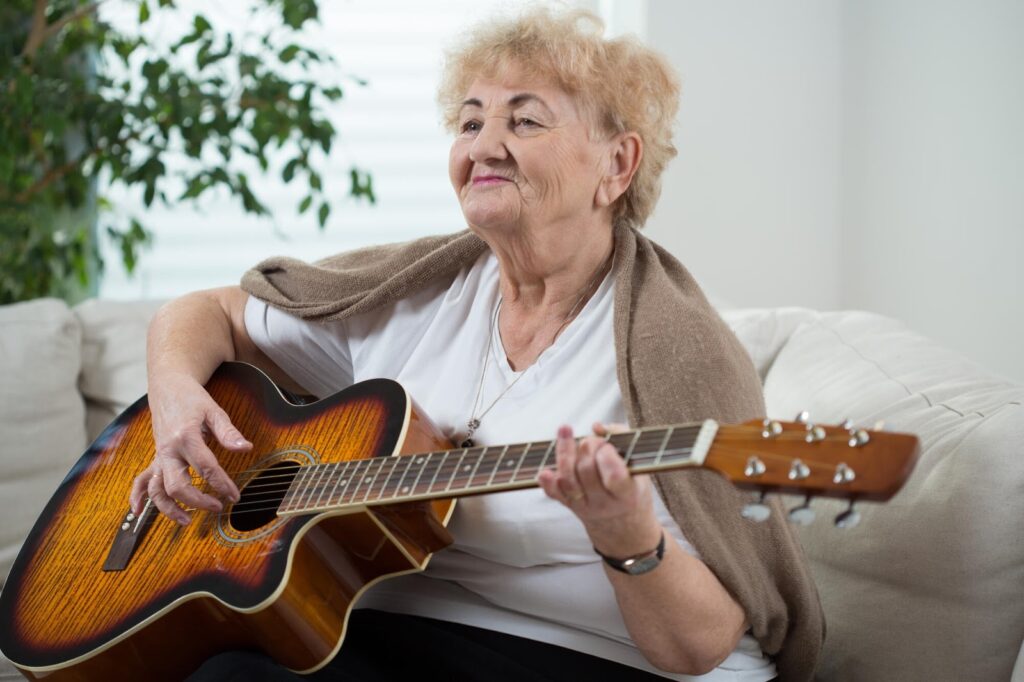 Mental health activities for seniors that encourage social engagement