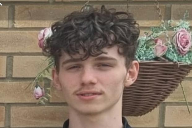 Police issue urgent appeal to find missing Essex teenager with ...