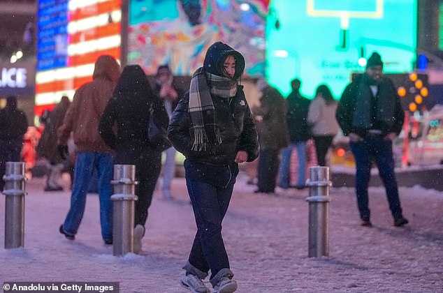 Coldest air on Earth barrels into the US as polar vortex threatens 17 ...