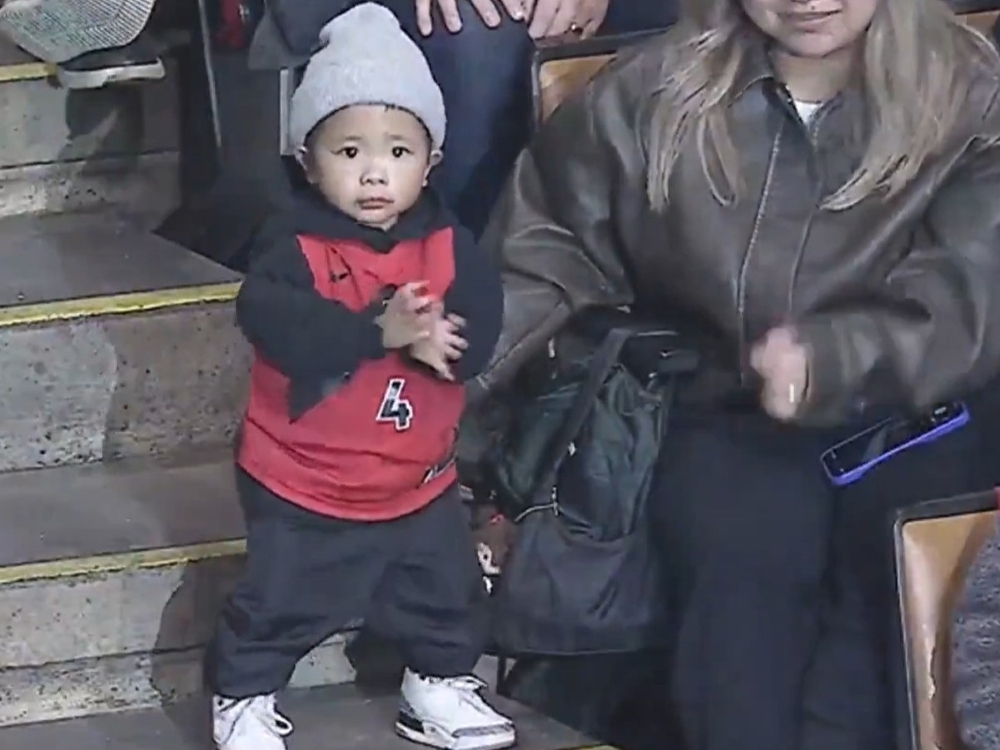 Viral dancing kid steals Raptors’ spotlight as Toronto falls to Knicks ...