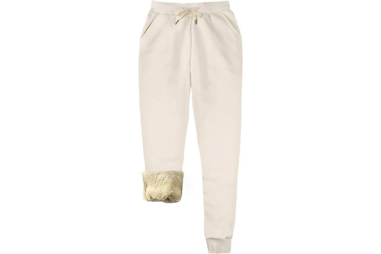 these-29-fleece-lined-joggers-keep-reviewers-warm-in-below-zero